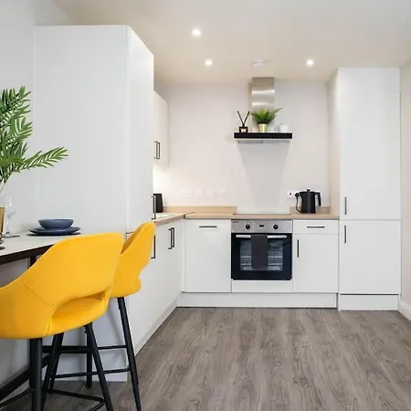Leeds - Parking - Rose Platinum Apartment Leeds (West Yorkshire)