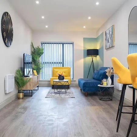 Royale - Sleeps 6 - 4 Beds